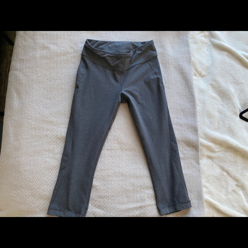Grey Soft/Super Comfy Capri Leggings (S/M) - Picture 6 of 6